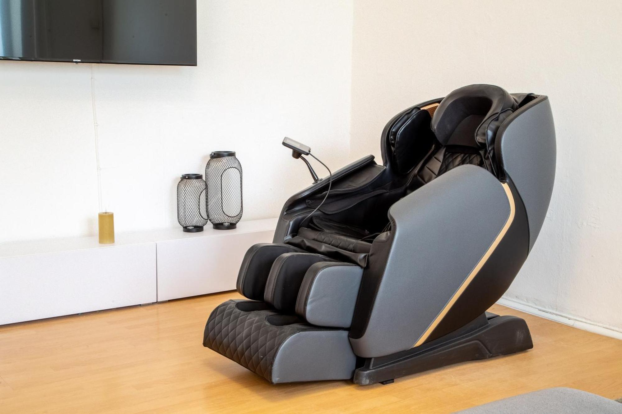 Massagesessel, King-Sized Bed, Billardtisch, 2 Couches Apartment Berlin Exterior foto
